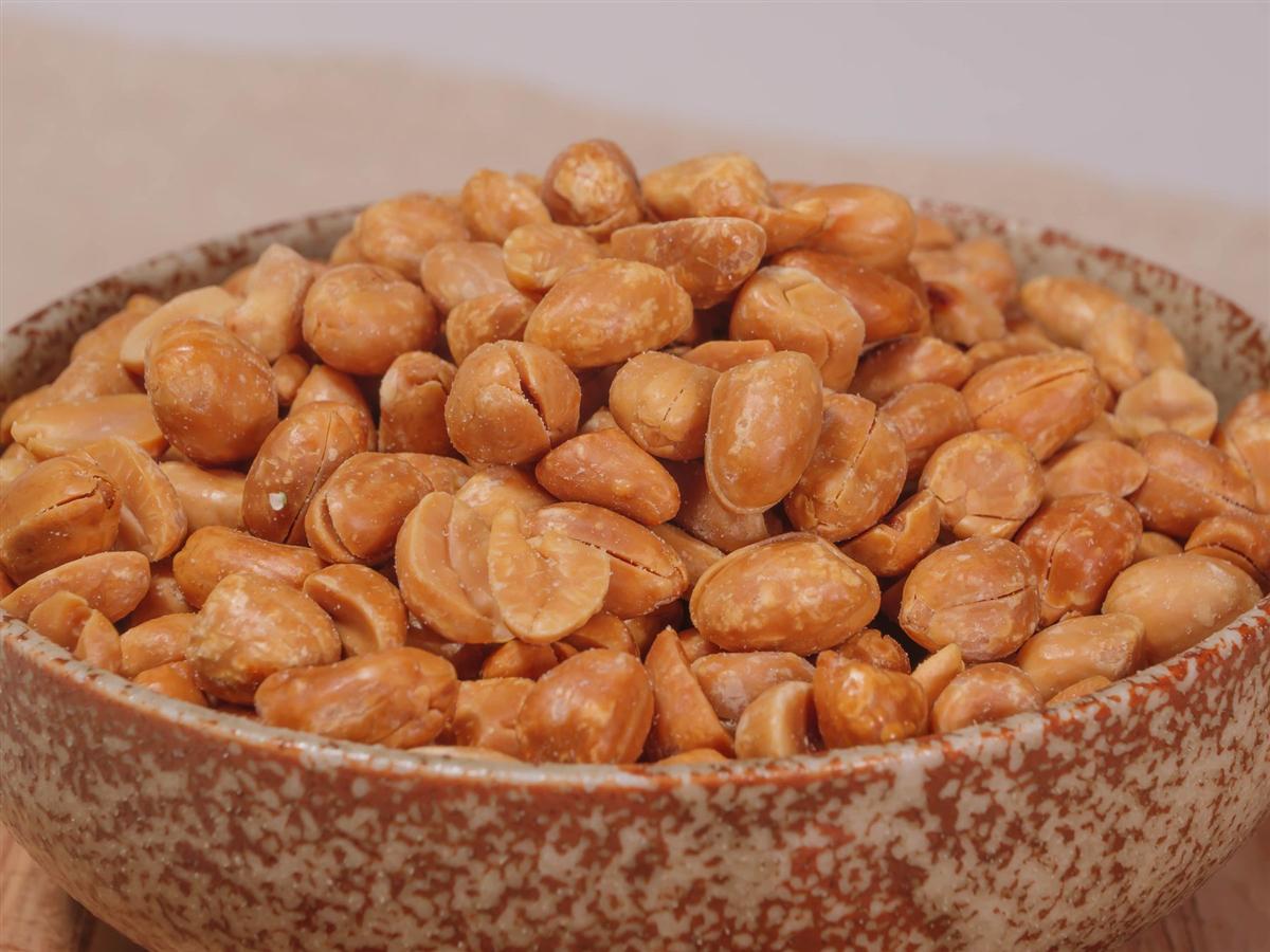 Roasted peanuts in a bowl